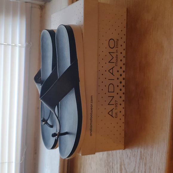 Sandals - Picture 2 of 5